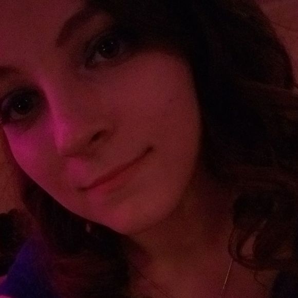 Meet your Posher, Taylor - Picture 1 of 1